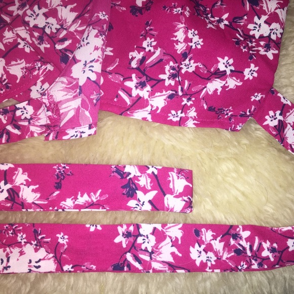 One Clothing Los Angeles  B L O U S E - Picture 6 of 8